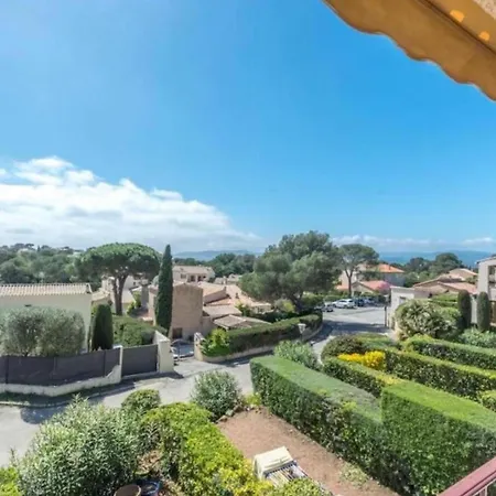 Appartement Of 44 M2 With Balcony In Saint-raphael *