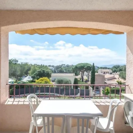 Appartement Of 44 M2 With Balcony In Saint-raphael *