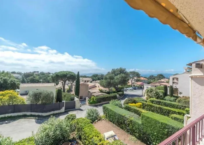 Apartament Of 44 M2 With Balcony In Saint-raphael *